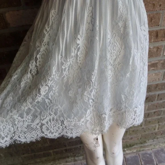Juniors/ Women's FOREVER 21 Pale Blue Lace Open Back Dress Sz L NWT - Picture 7 of 7